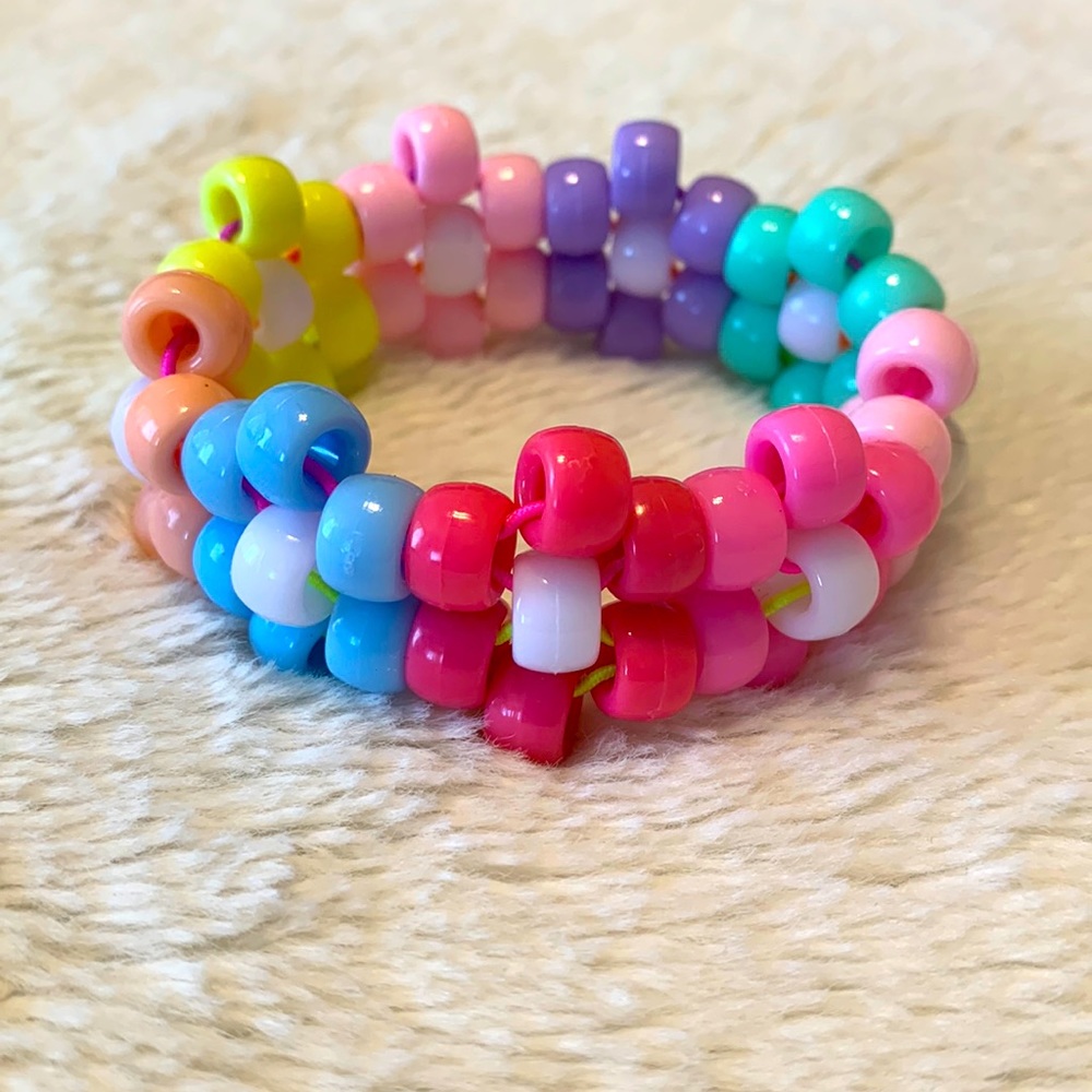 Pastel Daisy Kandi Cuff